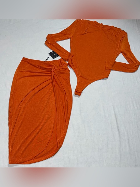 JLUXLABEL Dresses & Skirts - NWT JLUXLABEL Orange Ruched Bodysuit Midi Skirt 2 Piece Set M    O96